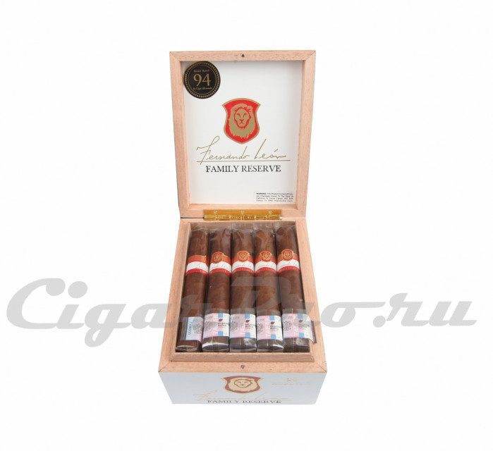 La Aurora Fernando Leon Family Reserve Robusto